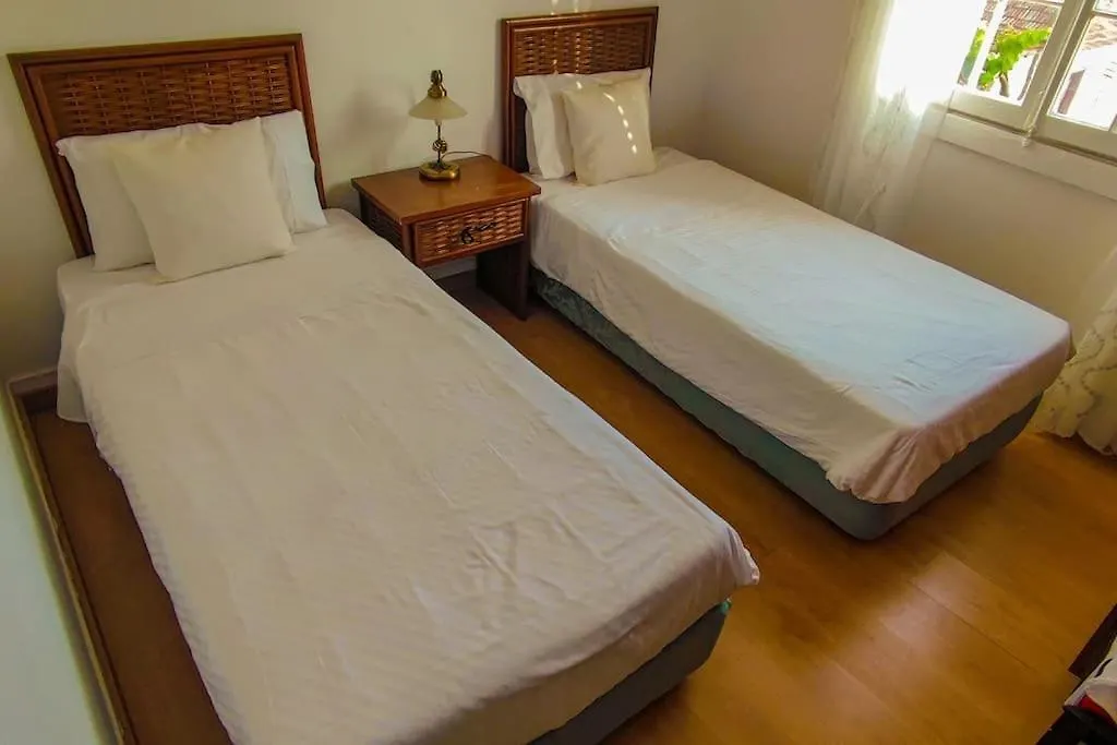 Typical Farm Apartment Arco da Calheta   Arco da Calheta (Madeira)
